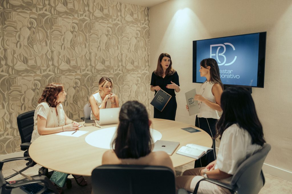 Taller de bienestar corporativo impartido en una empresa por BC Bienestar Corporativo
